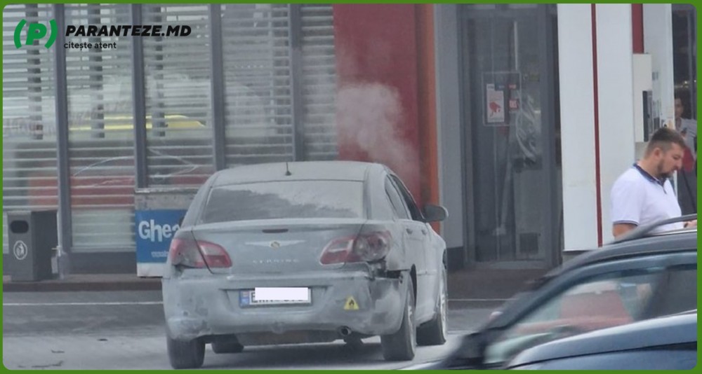 VIDEO // Un automobil a EXPLODAT într-o stație PECO din Chișinău. Avea instalație GPL și a luat foc în timp ce alimenta